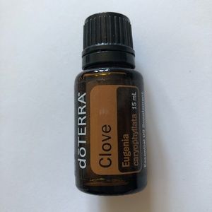 Clove essential oil